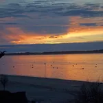 Appartement Arcachon Perreire Premiere Ligne Les Pieds Dans L Eau Vue Magnifique Sur Le Bassin