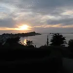 Charming Holiday Home 50 M From The Sea