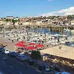 A 2 Pas De L'Eau