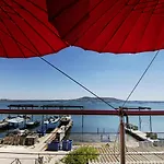 Meze, Charmant Petit Studio Proche Port
