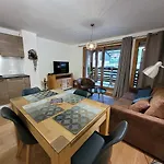 Lumineux Studio Cabine 3* Au Centre Des Gets Avec Balcon Et Parking - Fr-1-598-58