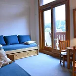 Duplex Avec 4 Chambres Pour 10 A Meribel, Proche Pistes Et Commerces, Parking Inclus - Fr-1-180-578
