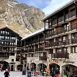 Central 3 Bedroom Chalet With Balcony