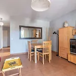 Appartement Moderne Avec Balcon, Proche Centre Et Plage, Piscine Et Parking, Hendaye - Fr-1-2-399