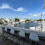 Beautiful Marina With Sea View At Grau Du Roi