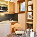 Studio Confortable Pour 4 Pers, Balcon Sud, Proche Pistes Et Commerces - Meribel - Fr-1-180-26