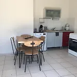 De La Clape A La Mer Mon Petit Pavillon Labellise - F2- Piscine Commune - Wifi Gratuit- Parking Prive - Arrivee Autonome - 800 M Plage - Grande Terrasse Abritee Vent -