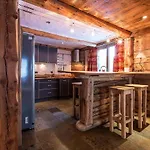 Bosset Appartement Style Chalet Bien Equipe Avec Cheminee