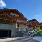 Gorgeous 2 Bedroom, 2 Full Bath, Ski In Apartment! Winner Of 2025 And 2024 Traveller Award!
