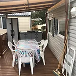 Cathy & David-Mobile Home 11-Camping Novela
