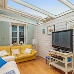 Nice Studio With Veranda Nearby The Beach In La Flotte - Welkeys