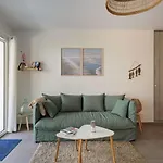 Appartement Moderne Avec Grande Terrasse Et Parking A Saint-Jean-De-Luz - Fr-1-4-617
