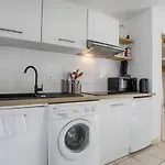 Cosy Flat At 100M From The Beach And Parking