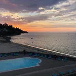 Tres Bel Appartement Vue Mer Avec Piscine