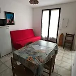 Location Vacances: 3 Pieces, 6 Couchages, Plage A 200M, Port Leucate - Fr-1-81-83