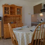 Appartement 2 Pieces Avec Parking A Saint-Cyprien - Fr-1-225D-193