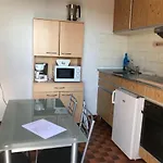 Villa 2 Pieces Climatisee Avec Terrasse, Face A La Mer, Parking Prive, Proche Commerces Et Plage - Fr-1-81-343