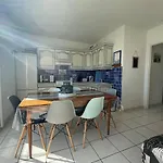 Saint-Cyprien : Appart 2 Pieces, 5 Couchages, Balcon, Parking, Proche Plage - Fr-1-225D-485