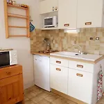 Studio Cabine A 50M De La Plage Avec Terrasse Et Parking, Carnac - Fr-1-477-119
