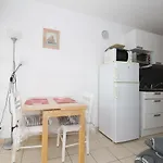 Charmant T1 Avec Grande Terrasse, Climatise, Proche Des Thermes, Equipe Lave-Vaisselle Et Lave-Linge - Fr-1-553-43