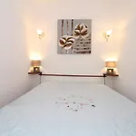 Appartement T1 Confortable - Climatise, Proche Des Thermes, Avec Loggia Et Equipements Modernes - Fr-1-553-10