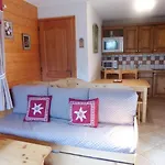 Charmant 3 Pieces Avec Terrasse, Stationnement, Animaux Acceptes A Meribel - Fr-1-411-620
