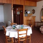 Appartement Spacieux 1Er Etage Avec Balcon, Vue Mer, Double Garage A Saint-Gilles-Croix-De-Vie - Fr-1-224-775