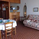 Appartement Spacieux 1Er Etage Avec Balcon, Vue Mer, Double Garage A Saint-Gilles-Croix-De-Vie - Fr-1-224-775