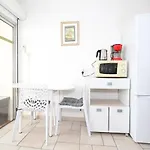 Appartement T1 Confortable - Climatise, Proche Des Thermes, Avec Loggia Et Equipements Modernes - Fr-1-553-10