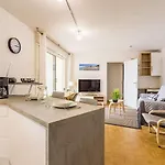 Superbe T2 Renove Avec Balcon Et Parking, A 150M De La Grande Plage De Biarritz - Fr-1-3-517