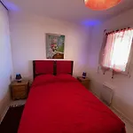 Appart 3 Chambres, 6 Pers, Terrasse, Parking, Plage A Proximite - Fr-1-379-142