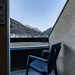Appartement 8 Personnes Avec Parking A 200 M Du Centre De Saint-Lary Et Proche Des Remontees Mecaniques - Fr-1-296-381