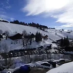 Appartement T2 + Coin Montagne, Proche Pistes Et Commerces - Ideal 4 Personnes, Garage Et Balcon Sud - Fr-1-458-157