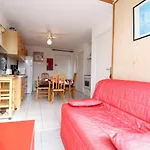 T2 Avec Jardinet, Cuisine Equipee, Parking Privatif - Fr-1-553-57
