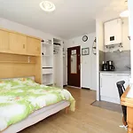 Studio De Charme Avec Parking Privatif, Climatisation, Wi-Fi Et Loggia Fermee A Balaruc-Les-Bains - Fr-1-553-96