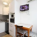 Studio De Charme Avec Parking Privatif, Climatisation, Wi-Fi Et Loggia Fermee A Balaruc-Les-Bains - Fr-1-553-96