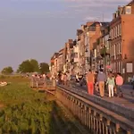 La Baigneuse Maison Avec Jardinet Et Parking Prive, A 200 M Plage