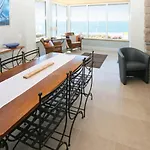 Stunning Home In Moelan Sur Mer