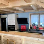 Apartment In Morzine - Ski In - Sleeps 6