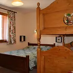 Appt Avec Cheminee, Balcon Sud Et Parking Au Grand-Bornand - Fr-1-241-213