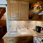 Charmant 2 Pieces + Mezzanine, Centre Chinaillon, Balcon Sud, Parking Prive - Fr-1-241-190