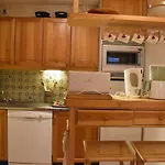 Charmant Appartement Proche Pistes Avec Balcon Et Parking - Meribel - Fr-1-180-358