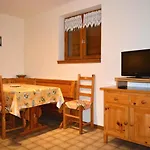 Appartement 2 Pieces Cabine, 300M Pistes/Comm, Men. Inclus, Parking - Fr-1-241-11