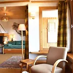 Studio Divisible 4 Pers. A Meribel, A 100M Des Pistes Et 150M Des Commerces - Fr-1-180-72