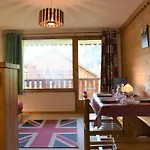 Studio Pour 4 A Meribel, Pres Des Pistes, Balcon, Casier A Ski, Animaux Non Acceptes - Fr-1-180-6