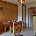 Studio Pour 4 A Meribel, Pres Des Pistes, Balcon, Casier A Ski, Animaux Non Acceptes - Fr-1-180-6