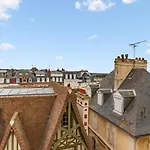 Large Studio With View On The Sea In The Famous Trouville Palace - Welkeys