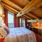 Magnifique Chalet Authentique Au Coeur Des 3 Vallees