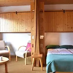 Studio Divisible 4 Pers. A Meribel, A 100M Des Pistes Et 150M Des Commerces - Fr-1-180-72