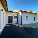Villa Avec Piscine Chauffee Idealement Situee